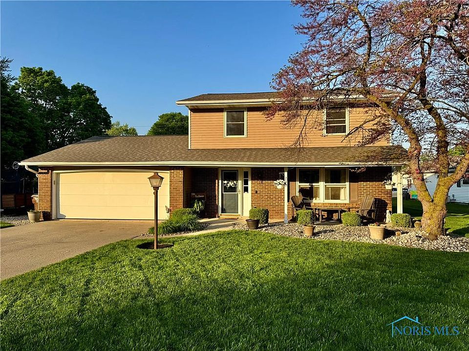 1st image of 203 Oak Park Dr