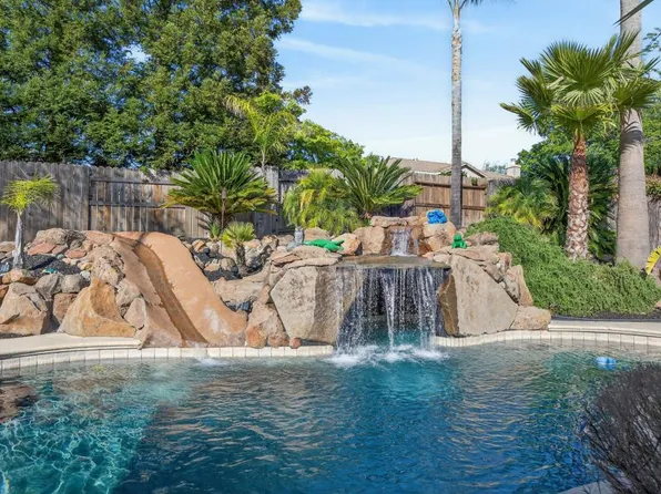 1272 Trehowell Dr, Roseville, CA 95678