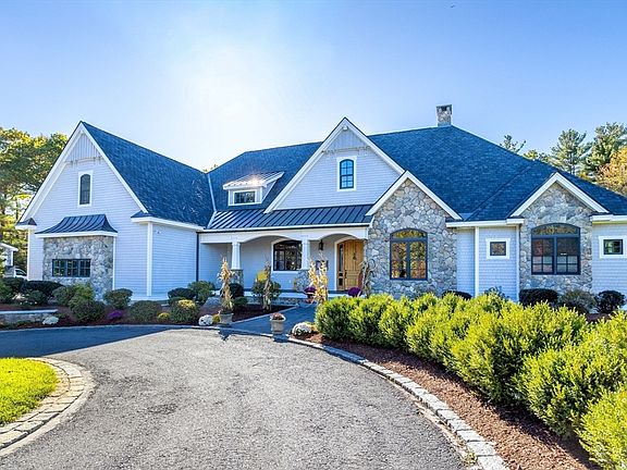 2nd image of 210 Indian Hill Rd