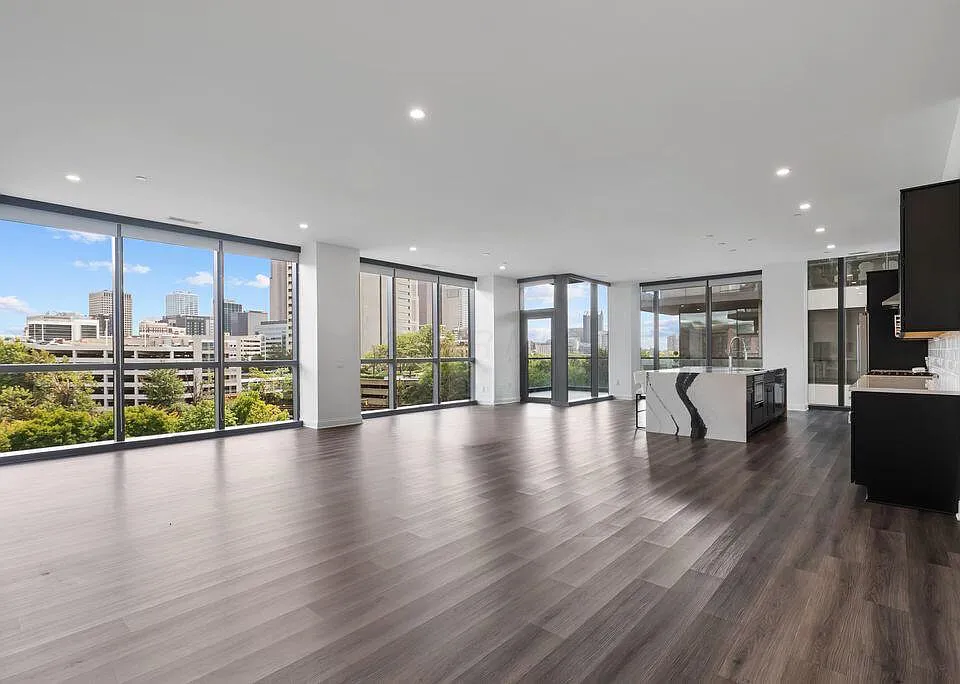 225 John H McConnell Blvd #501