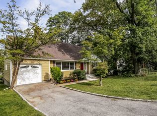 30 Bowbell Rd, White Plains, NY 10607