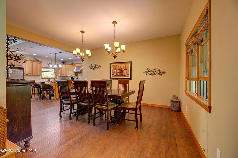 4th image of 51 Pawling Road