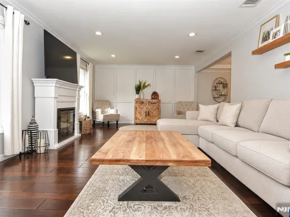 113 Grove Street, Waldwick, NJ 07463