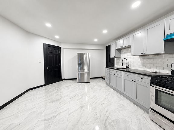 4th image of 1-145 Washington Ave #2