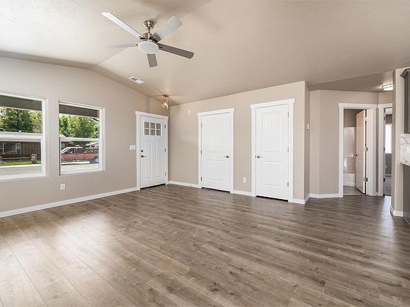 4th image of 2896 Alta Vista Dr