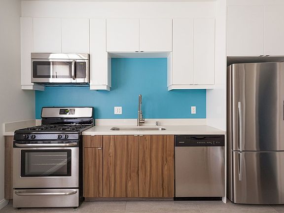 2nd image of 2716 Ellendale Pl #27163