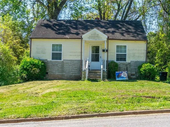 1530 Harding St, Winston Salem, NC 27107