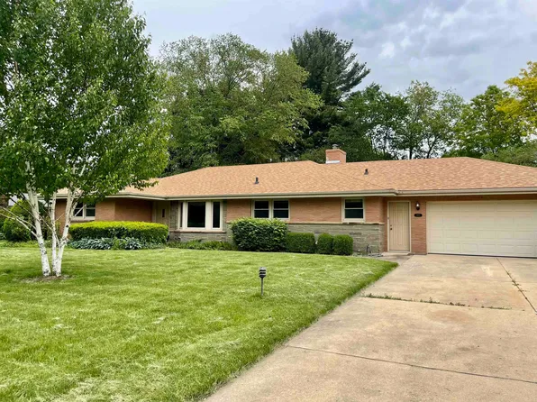 1915 Greenfield Ln, Rockford, IL 61107
