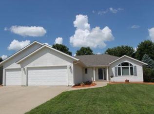 132 Cedar Dr S, Lester Prairie, MN 55354