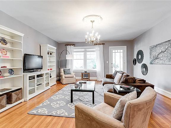 2nd image of 3029 Monument Ave #U4