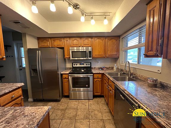 4th image of 251 W Lorraine Dr