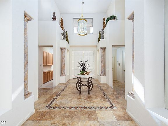 3rd image of 409 Pinnacle Heights Ln