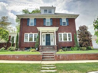 4 Lorimer Ave, Providence, RI 02906