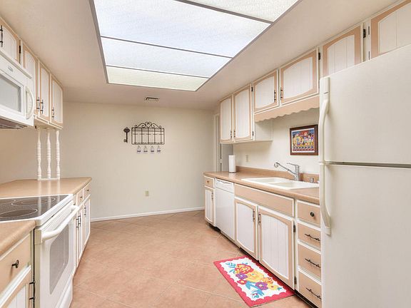 5th image of 720 W Paseo Del Prado