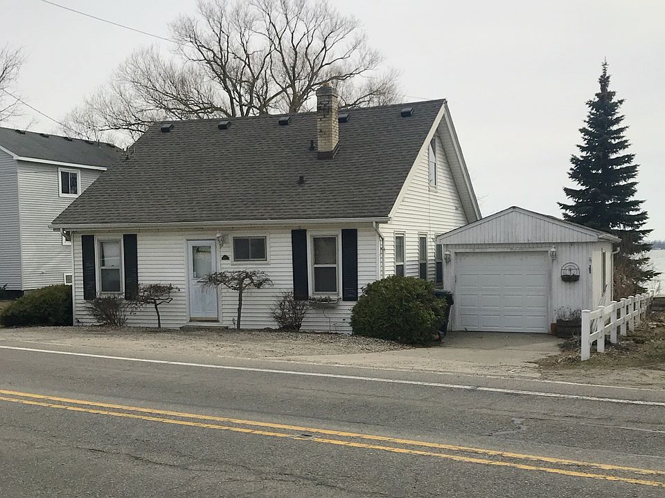 1st image of 566 E Walled Lake Dr