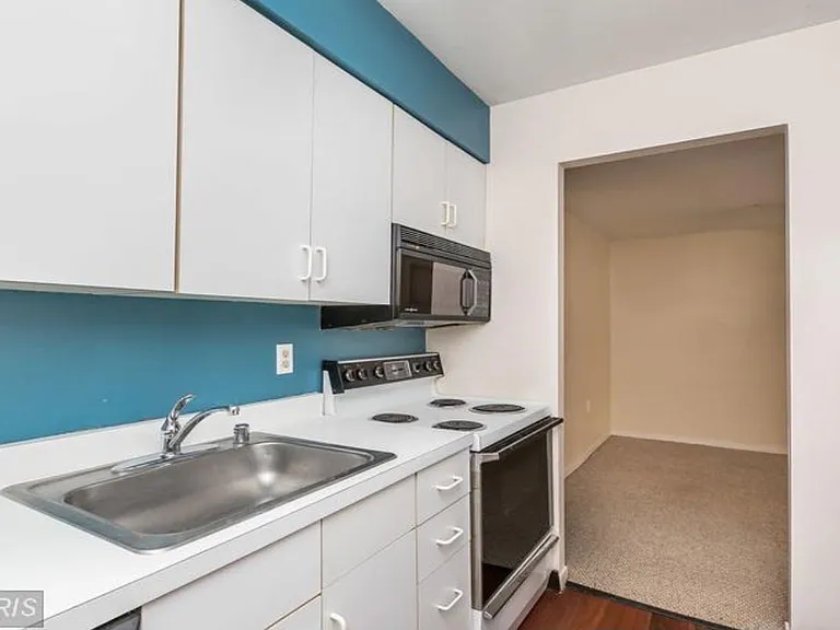 608 S Charles St #A — Photo 5