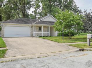 11 Courtyard Commons Pl, Hartford City, IN 47348