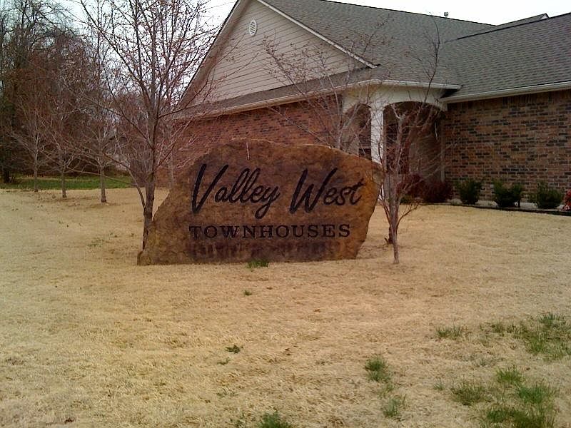 1st image of 2811 Valley West Ct #2811