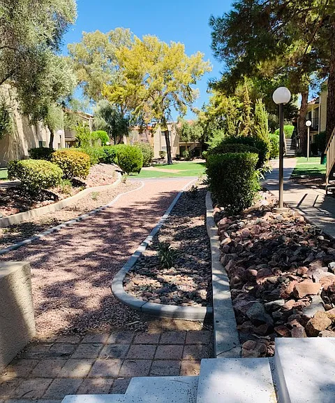 Desert Springs Apartments — Photo 34