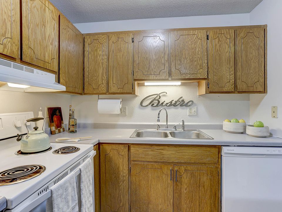 Kitchen with plenty of cabinets and counter space!