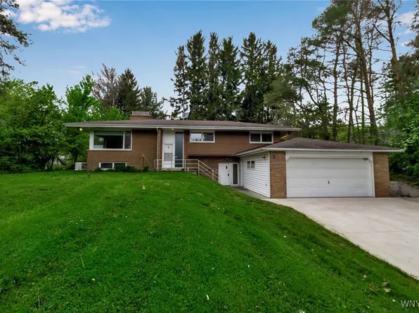 11746 Liberia Rd, East Aurora, NY 14052