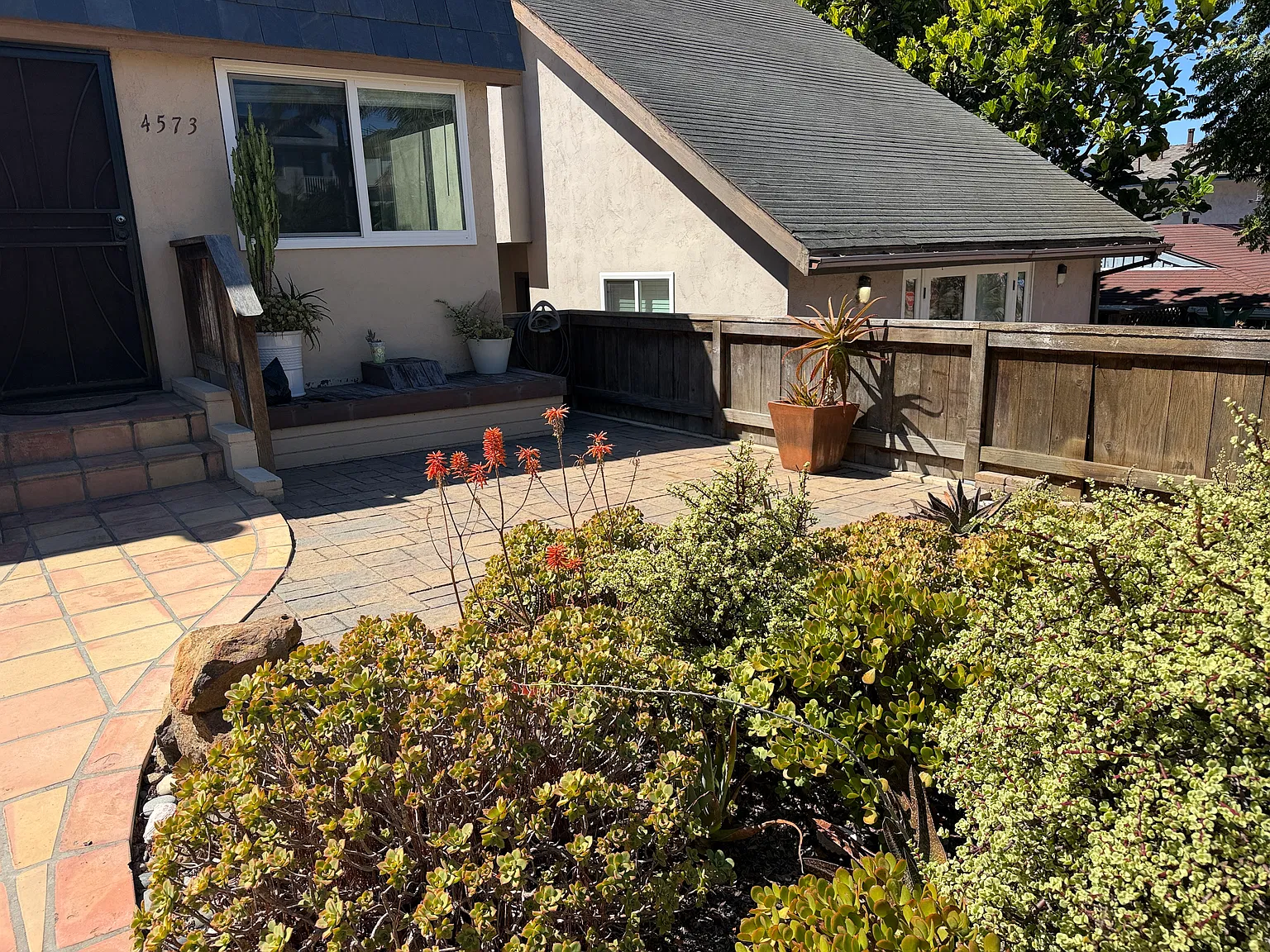 2 bed, 1200 sqft, $4,545 — Photo 2