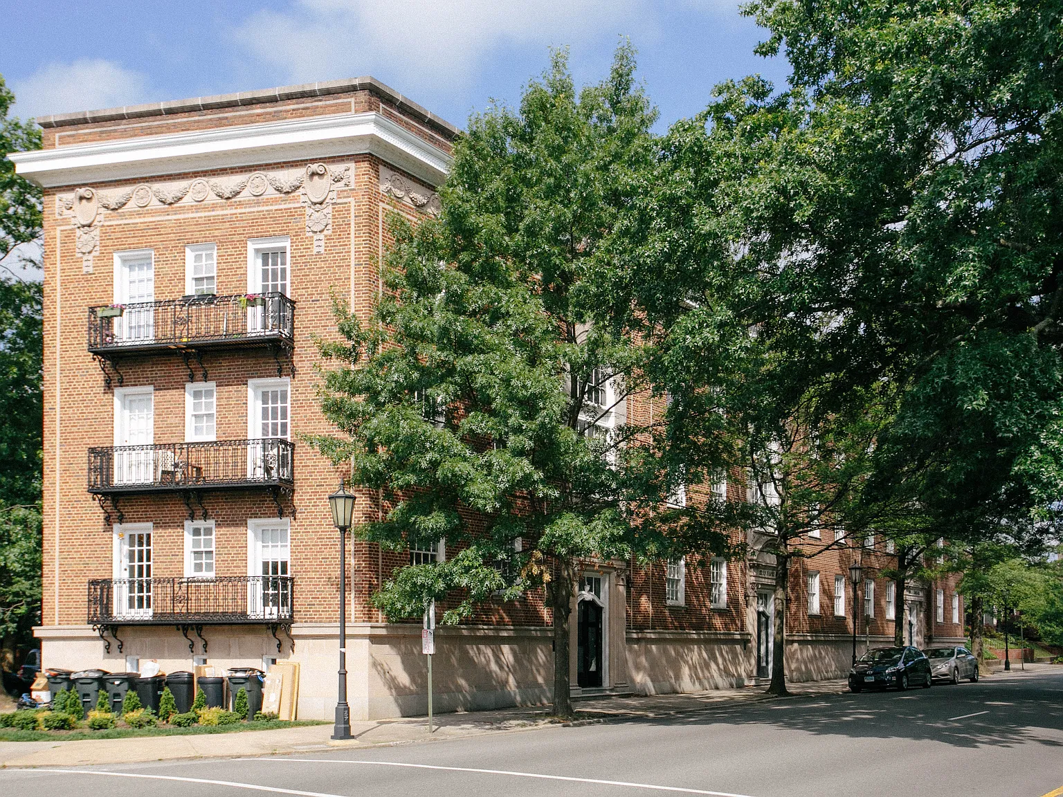 1 bed, 600 sqft, $1,300 — Photo 1