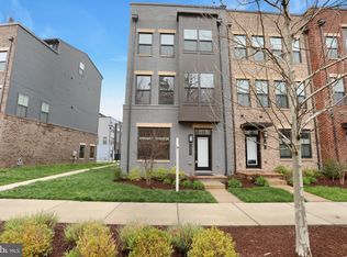 13032 Hattontown Sq, Herndon, VA 20171