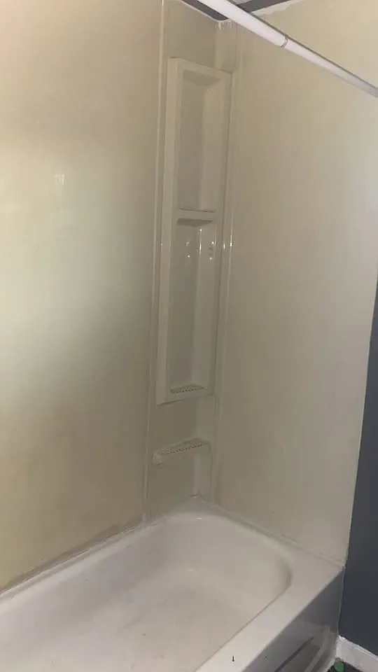 8 bed, 2000 sqft, $3,700 — Photo 4