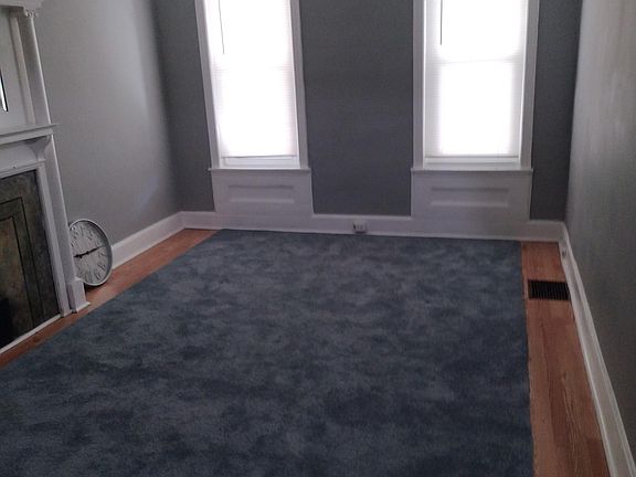 Living room with non-working fireplace