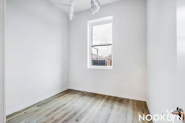 Rented by Nooklyn NYC LLC | media 79