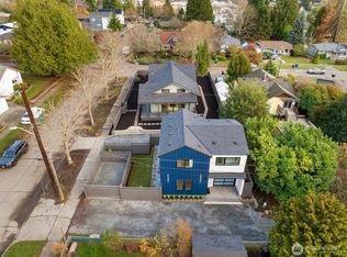 3011 SW Henderson St, Seattle, WA 98126