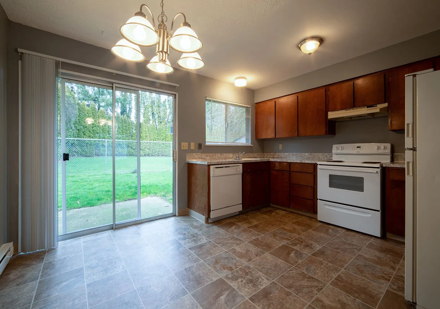 15631 NE Glisan St. — Photo 3