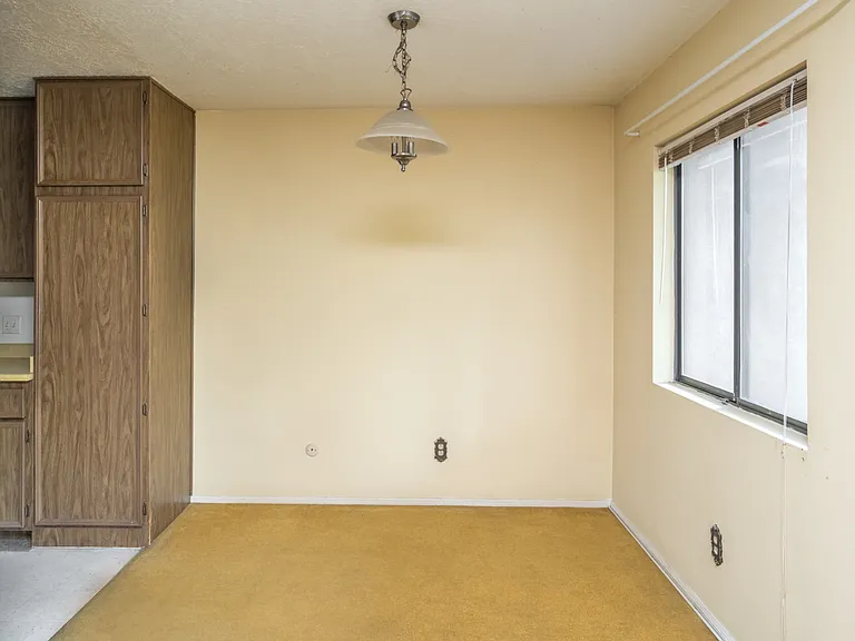 1813 Girard Blvd NE #11 — Photo 11