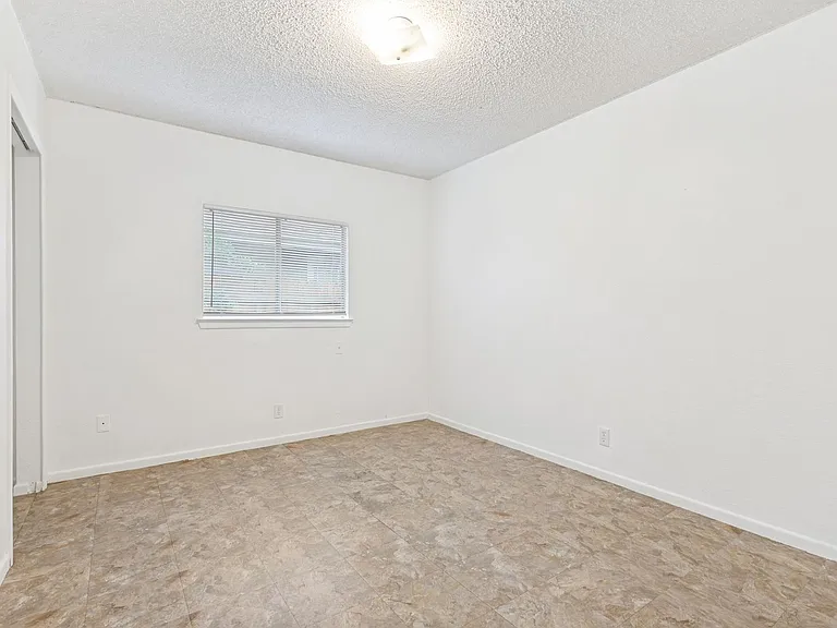 122 Surrels Ave — Photo 18