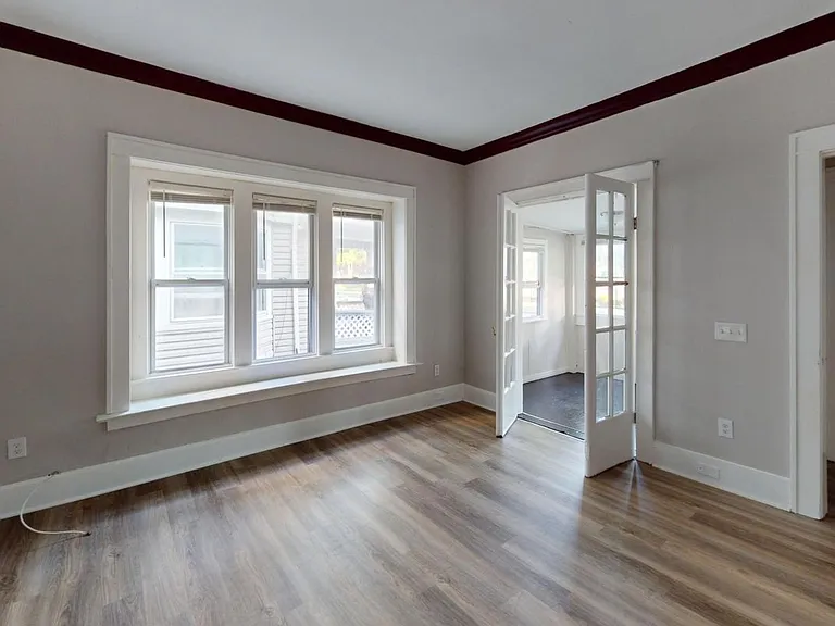 116 Ridgeway Ave — Photo 1