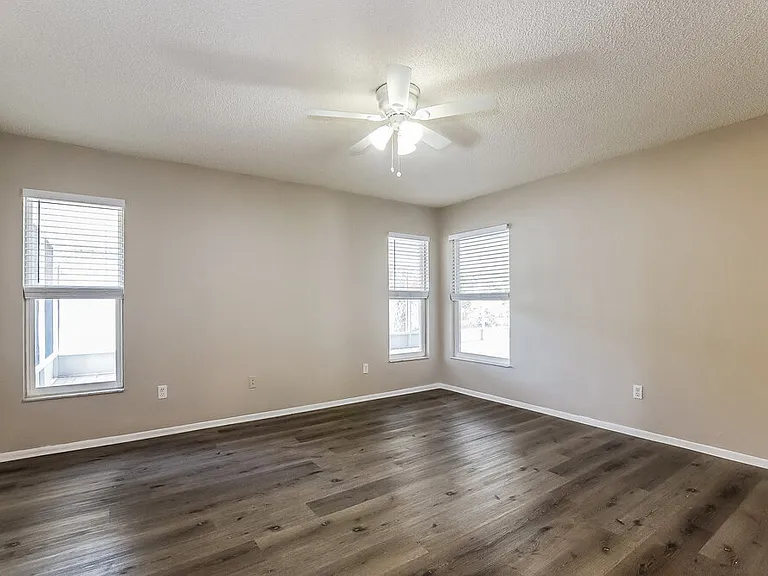 1029 Beckstrom Dr — Photo 13