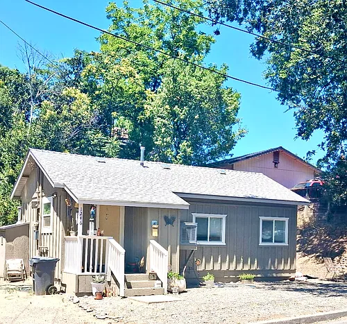 1246 Oak St Photo 1