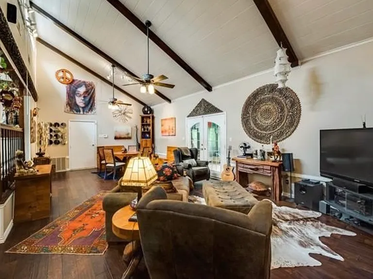 6049 W Red Bird Ln — Photo 8