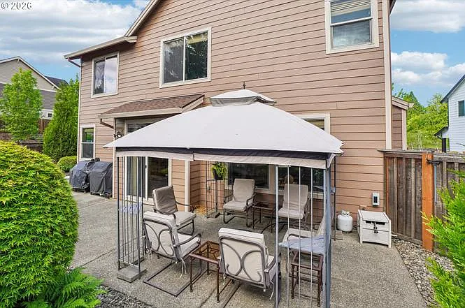 286 SE Condor Dr — Photo 3