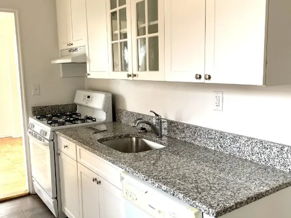 (undisclosed Address), New Rochelle, NY 10805