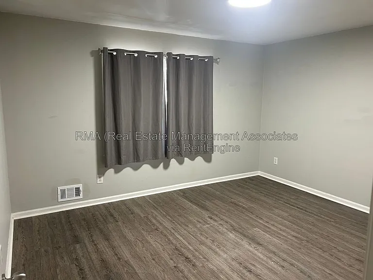 252 N McDonough Rd — Photo 4