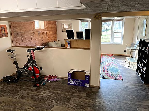 New flooring (sheet vinyl) 