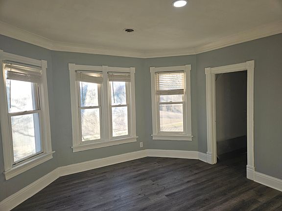 5th image of 315 S Walnut Ave #2