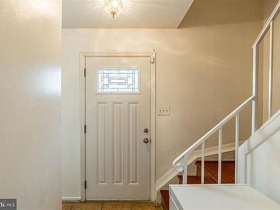 4th image of 2911 Lexington Ct