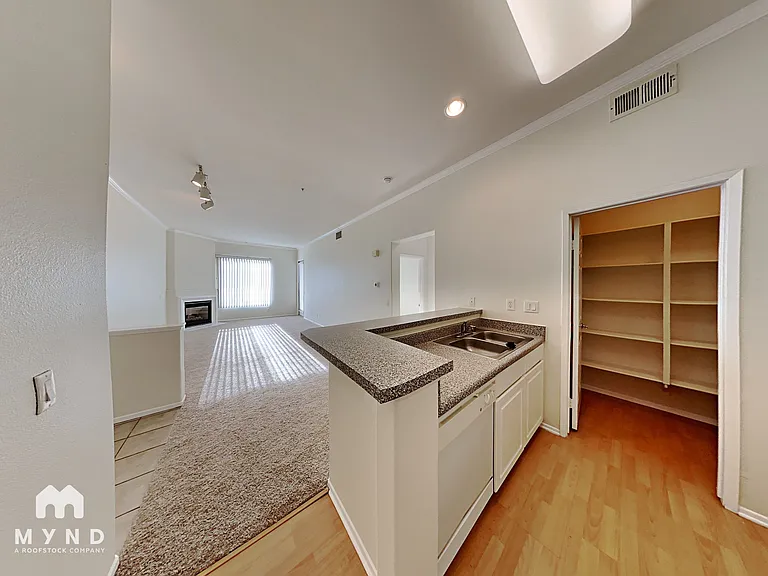 12362 Carmel Country Rd #304 — Photo 7