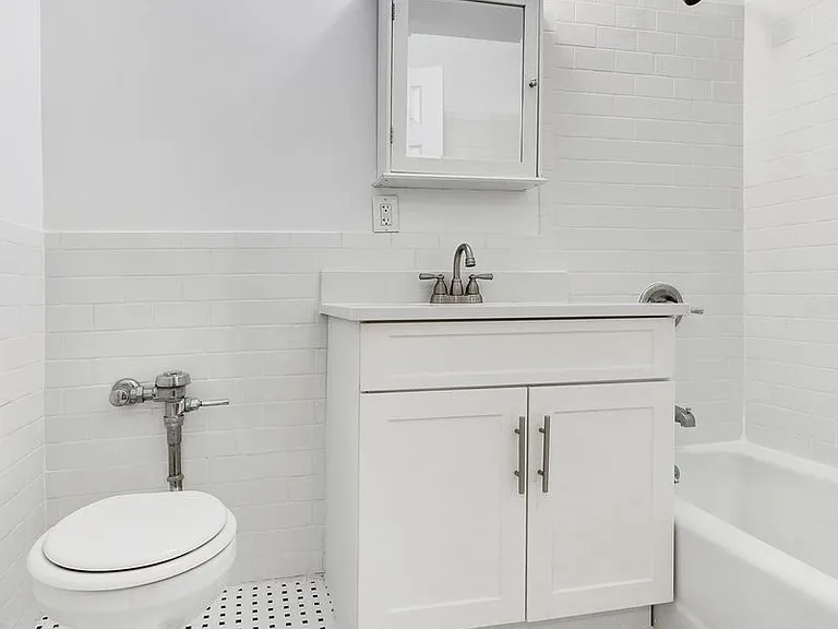52 Clark St #2O — Photo 5