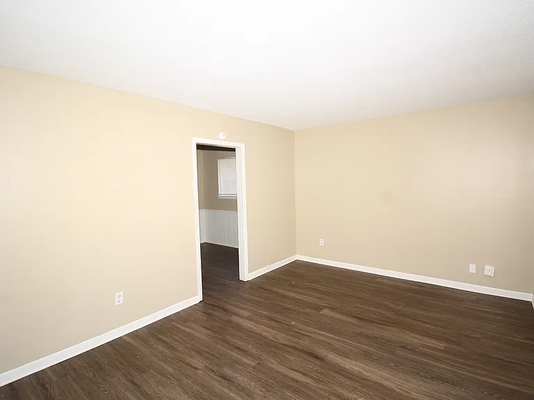 630 Blackhawk Rd — Photo 9