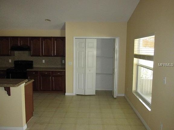 5th image of 764 Lake Charles Dr