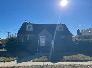 3 Dorothy Pl, Lynbrook, NY 11563